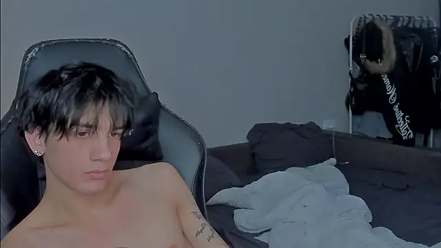 Snapshot of MarkBrowniii chatting on 01-11-25, 04:03 MarkBrowniii online show from 01-11-25, 04:03