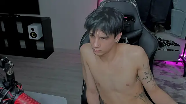 Snapshot of MarkBrowniii chatting on 03-06-25, 12:10 MarkBrowniii online show from 03-06-25, 12:10