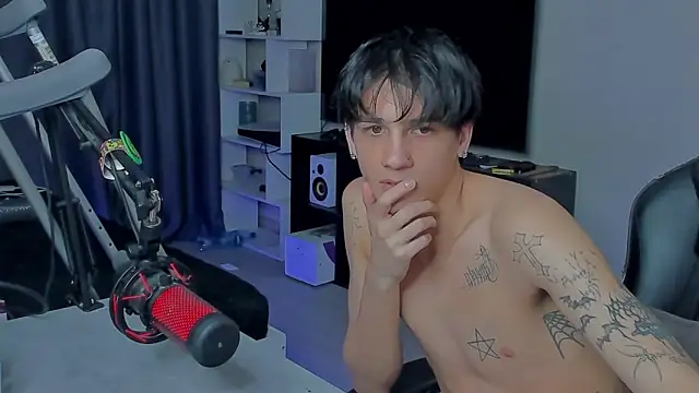 Snapshot of MarkBrowniii chatting on 09-09-25, 12:32 MarkBrowniii online show from 09-09-25, 12:32