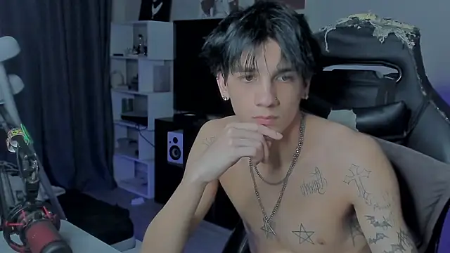 Snapshot of MarkBrowniii chatting on 10-12-25, 08:30 MarkBrowniii online show from 10-12-25, 08:30