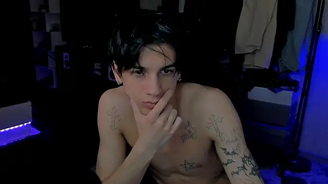 Snapshot of MarkBrowniii chatting on 05-22-26, 01:35 MarkBrowniii online show from 05-22-26, 01:35