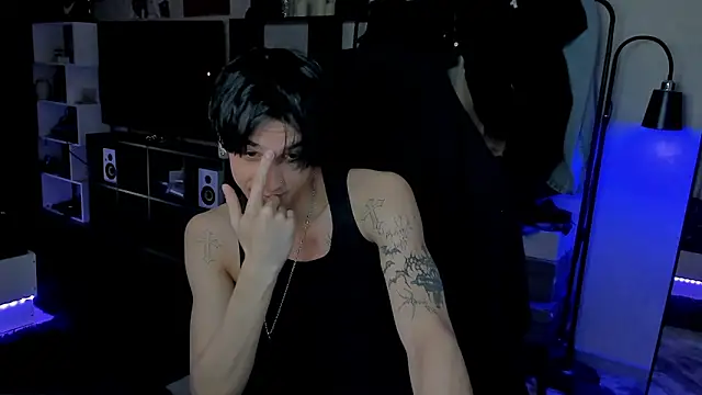 Snapshot of MarkBrowniii chatting on 05-23-26, 01:04 MarkBrowniii online show from 05-23-26, 01:04