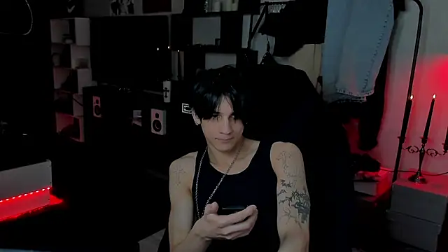 Snapshot of MarkBrowniii chatting on 05-29-26, 04:27 MarkBrowniii online show from 05-29-26, 04:27