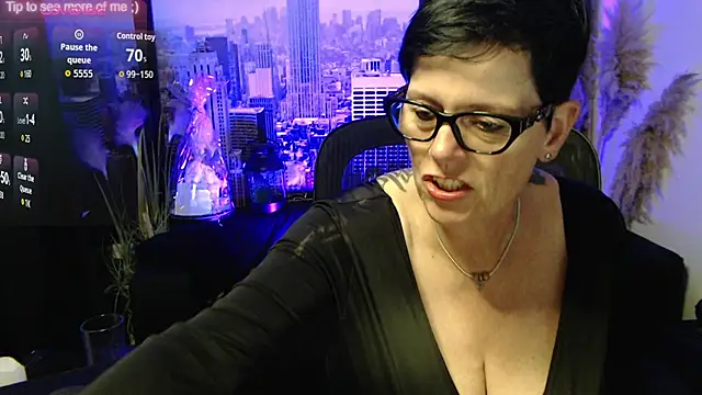 Snapshot of ninarandmann chatting on 06-10-26, 02:38 ninarandmann online show from 06-10-26, 02:38