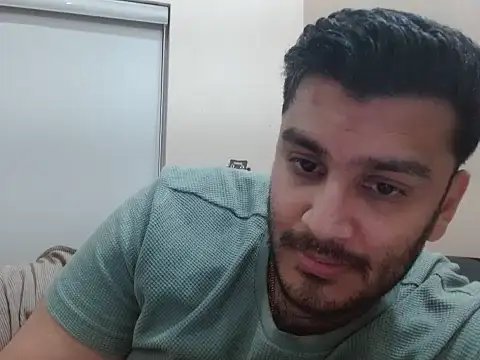 Snapshot of robintoit chatting on 04-30-26, 06:25 robintoit online show from 04-30-26, 06:25