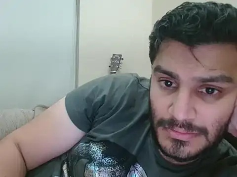 Snapshot of robintoit chatting on 05-20-26, 03:40 robintoit online show from 05-20-26, 03:40