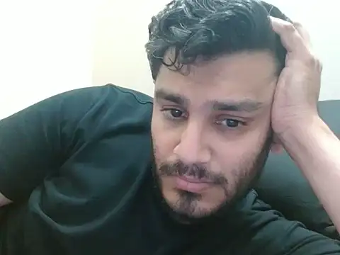Snapshot of robintoit chatting on 06-17-26, 02:51 robintoit online show from 06-17-26, 02:51