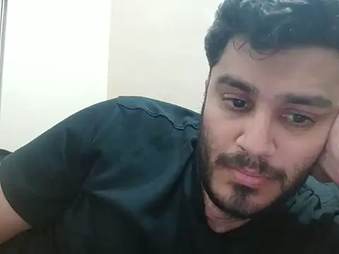 Snapshot of robintoit chatting on 06-18-26, 05:28 robintoit online show from 06-18-26, 05:28