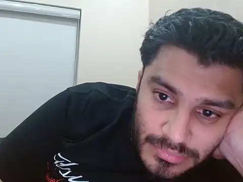 Snapshot of robintoit chatting on 07-17-26, 06:57 robintoit online show from 07-17-26, 06:57