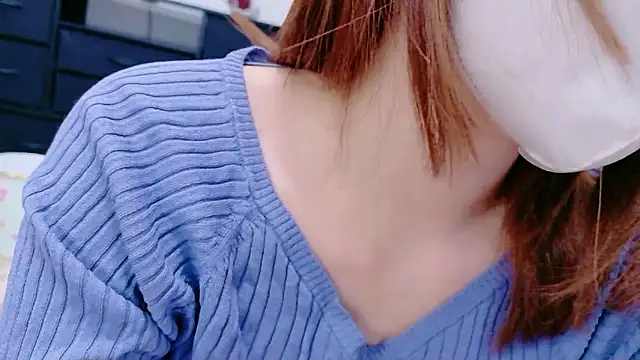 Snapshot of Yui-Ch chatting on 05-20-26, 12:11 Yui-Ch online show from 05-20-26, 12:11
