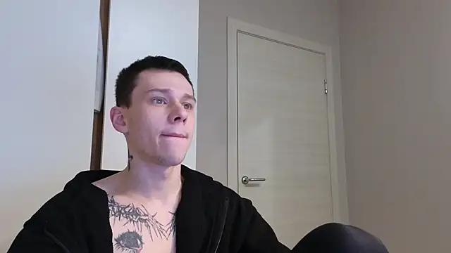 Snapshot of R1mmo__ chatting on 10-24-25, 07:21 R1mmo   online show from 10-24-25, 07:21