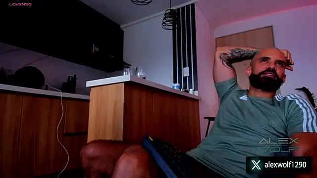 alex wolf  online show from 03-26-26, 10:37