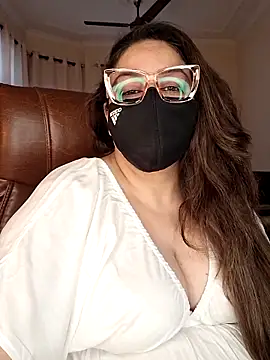 Snapshot of SEXY-Sardarni chatting on 06-12-26, 08:13 SEXY-Sardarni online show from 06-12-26, 08:13