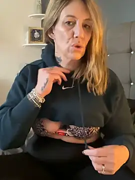 blondebitch2 online show from 01-31-25, 02:28