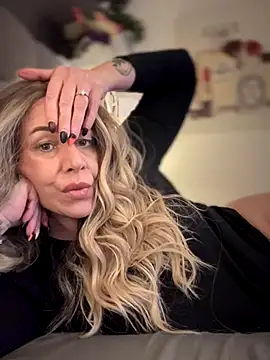 blondebitch2 online show from 11-10-25, 10:58