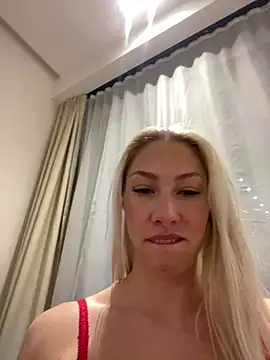 LuisaBecker online show from 12-26-24, 04:14