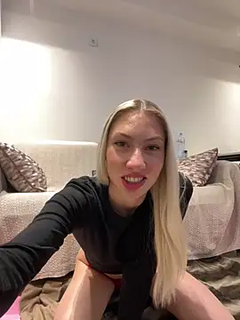 LuisaBecker online show from 12-26-24, 08:42