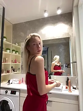 LuisaBecker online show from 01-14-25, 08:31