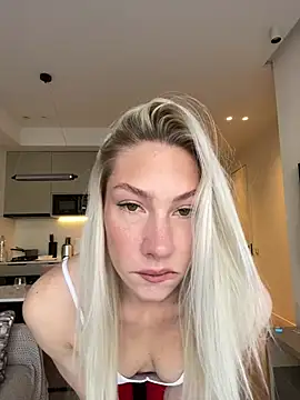 LuisaBecker online show from 01-20-25, 10:07