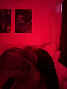 LuisaBecker online show from 04-06-26, 02:31