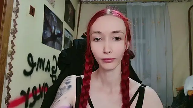 Snapshot of Roxy_Silver chatting on 05-08-26, 08:47 Roxy Silver online show from 05-08-26, 08:47