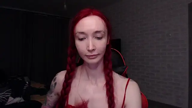Snapshot of Roxy_Silver chatting on 05-23-26, 01:33 Roxy Silver online show from 05-23-26, 01:33