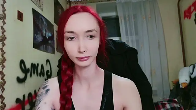 Snapshot of Roxy_Silver chatting on 05-23-26, 07:40 Roxy Silver online show from 05-23-26, 07:40