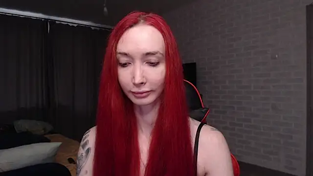 Snapshot of Roxy_Silver chatting on 06-20-26, 09:01 Roxy Silver online show from 06-20-26, 09:01
