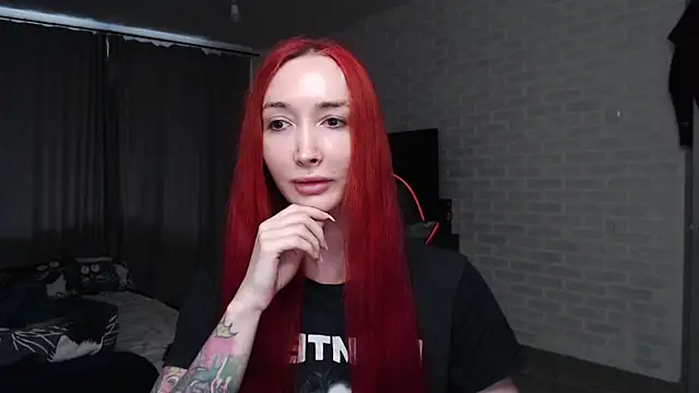 Snapshot of Roxy_Silver chatting on 06-27-26, 10:20 Roxy Silver online show from 06-27-26, 10:20