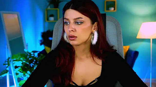 NicoleMun online show from 12-17-25, 05:08