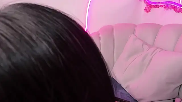 AndreaRoux online show from 02-07-25, 09:47