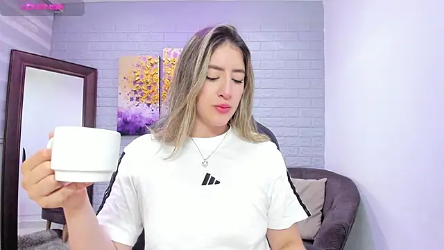  AlejaCruz  online show from 03-26-26, 07:30