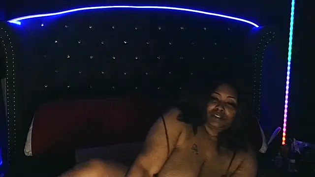 Snapshot of msyvette1970@xh chatting on 02-07-25, 01:53 msyvette1970xh online show from 02-07-25, 01:53