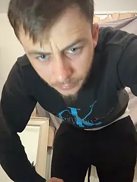 Julian128 online show from 03-06-25, 10:58