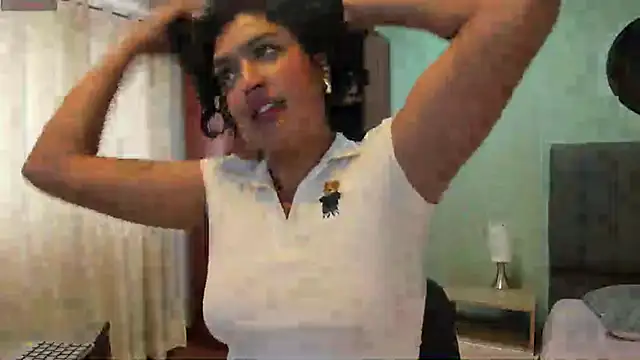 Snapshot of ema_saenz chatting on 02-08-25, 07:27 ema saenz online show from 02-08-25, 07:27