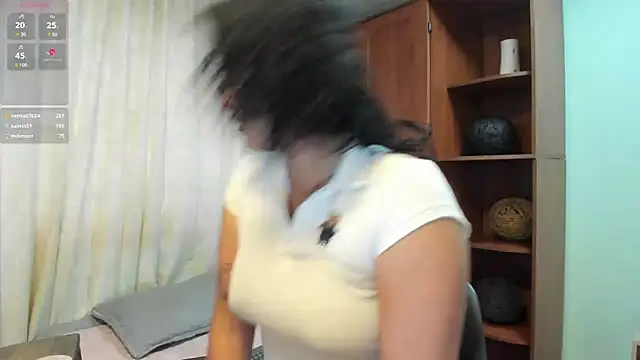 Snapshot of ema_saenz chatting on 02-08-25, 10:29 ema saenz online show from 02-08-25, 10:29