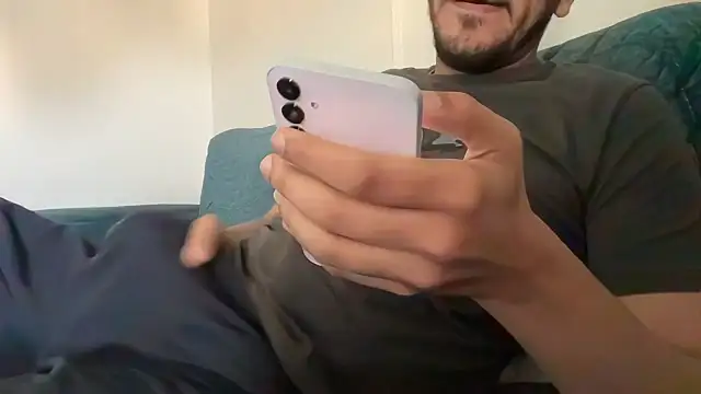 Snapshot of Mooka69 chatting on 12-24-24, 01:50 Mooka69 online show from 12-24-24, 01:50