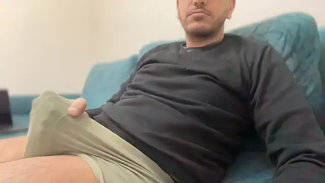 Snapshot of Mooka69 chatting on 02-25-25, 08:25 Mooka69 online show from 02-25-25, 08:25