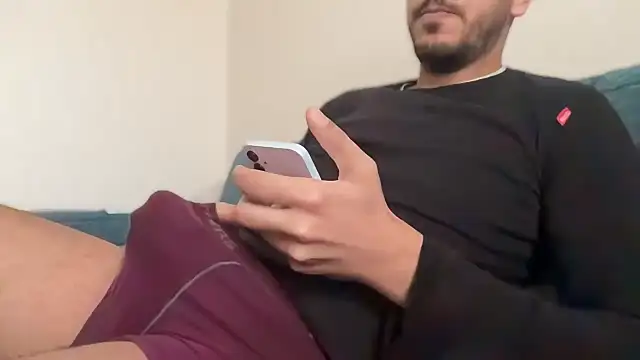 Snapshot of Mooka69 chatting on 03-08-25, 12:41 Mooka69 online show from 03-08-25, 12:41