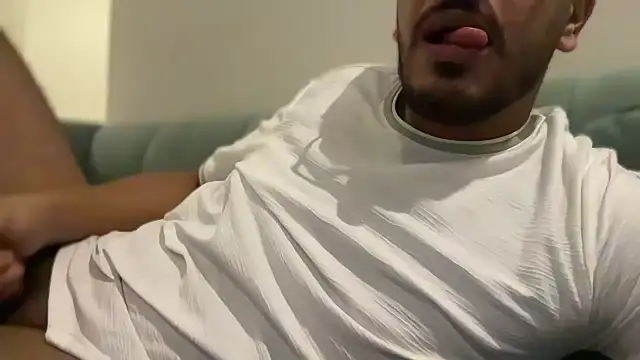 Snapshot of Mooka69 chatting on 09-26-25, 10:14 Mooka69 online show from 09-26-25, 10:14