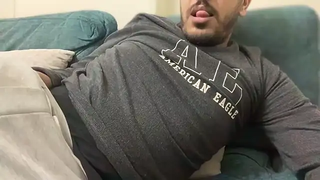 Snapshot of Mooka69 chatting on 02-01-26, 12:53 Mooka69 online show from 02-01-26, 12:53