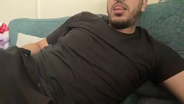 Snapshot of Mooka69 chatting on 04-12-26, 11:26 Mooka69 online show from 04-12-26, 11:26