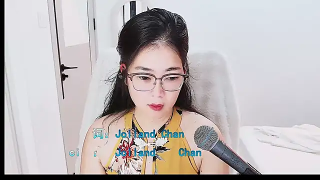 Snapshot of Floor_oo chatting on 07-28-26, 07:26 Floor oo online show from 07-28-26, 07:26