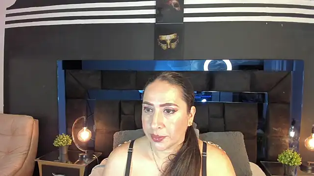 Snapshot of MayraVegas chatting on 02-07-25, 01:22 MayraVegas online show from 02-07-25, 01:22