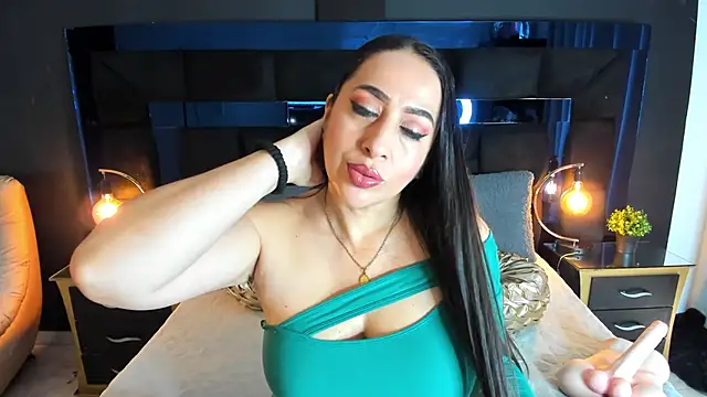 Snapshot of MayraVegas chatting on 03-13-25, 01:50 MayraVegas online show from 03-13-25, 01:50