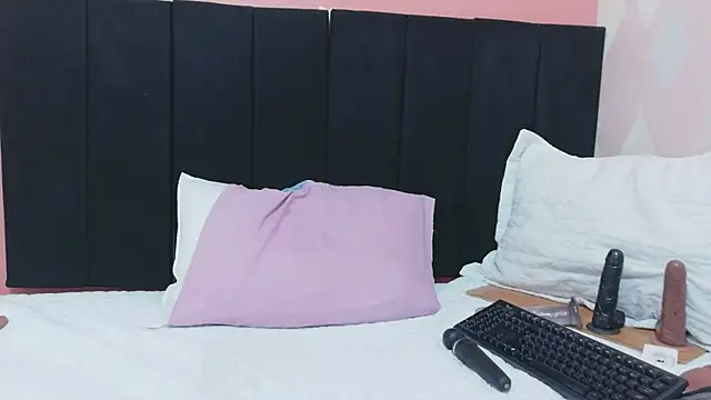Snapshot of kinkyhousewifee chatting on 05-16-26, 07:45 kinkyhousewifee online show from 05-16-26, 07:45