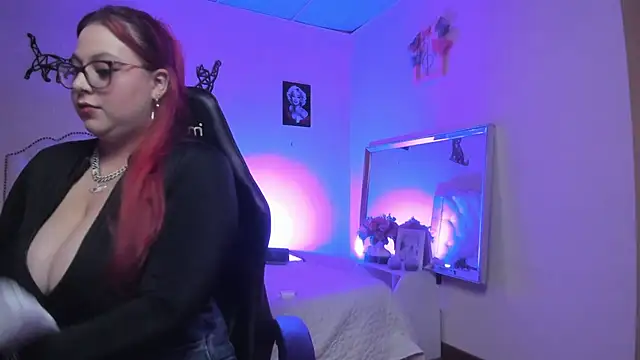 Snapshot of Blair_Elliss chatting on 11-18-25, 07:07 Blair Elliss online show from 11-18-25, 07:07