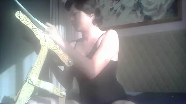 SunElizabeth online show from 05-19-26, 02:51