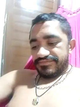 Snapshot of Henrique42 chatting on 05-17-26, 11:12 Henrique42 online show from 05-17-26, 11:12