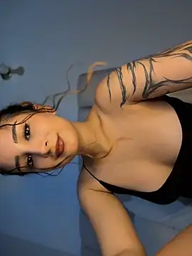 Snapshot of Mon_Cherry chatting on 04-17-26, 01:08 Mon Cherry online show from 04-17-26, 01:08